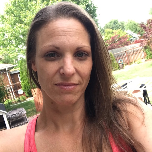 Meet your Posher, Heather - Picture 1 of 1